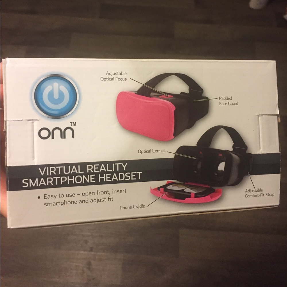 Virtual reality smartphone headset